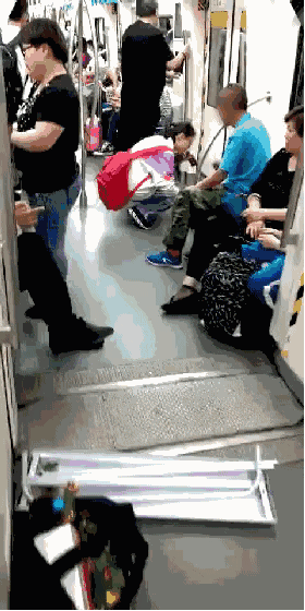 「你的育儿经」7岁男孩感动朋友圈：我留长发是想把头发给生病的人。