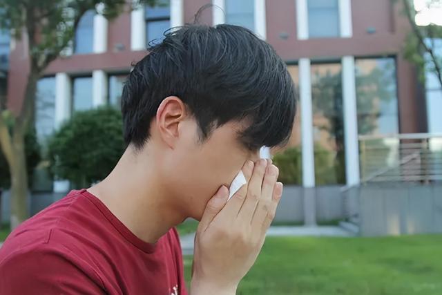 肺癌咳嗽，与别的咳嗽有啥不一样？呼吸科医生教你正确区分