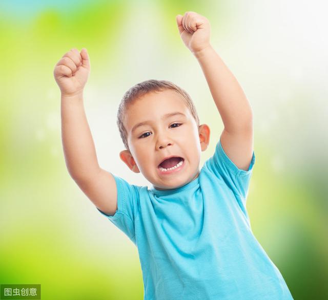 你的育儿经■从小被父母夸奖的孩子长大更自信?心理学家:用对方法夸才有效