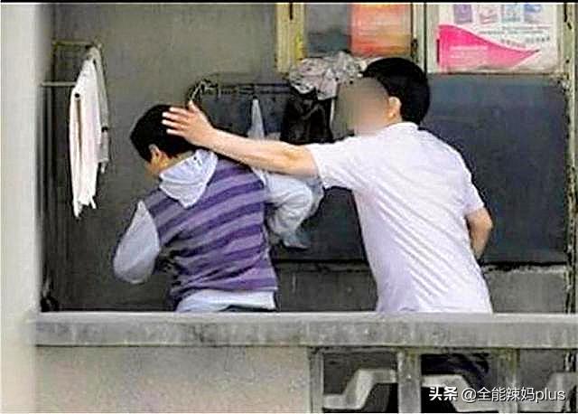 [超级宝妈]孩子被吼后，会闭嘴还是顶嘴？暗示长大后不同性格，影响孩子一生