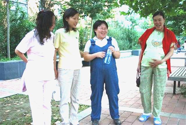 你的育儿经@看望产妇时，有几句话别说，有几件事少做，可能无意伤了她的心
