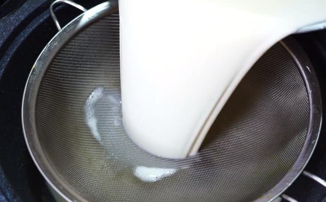 教你在家自制豆腐，不用卤水和内酯，纯绿色无添加，比买的还好吃