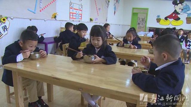 [超级宝妈]幼儿园也开学啦！夹江最后一批小神兽作别漫长假期