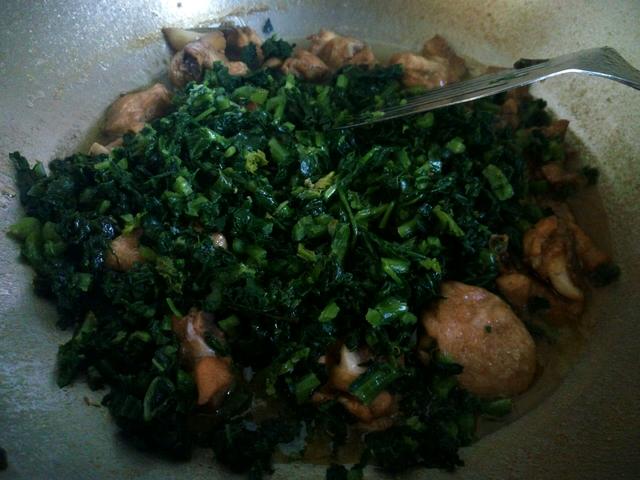 雪菜味道鲜美，鸡翅营养丰富，完美搭配，吃着超过瘾