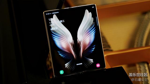 三星W21 5G：匠“心”初“心”用“心”打造的一款精品