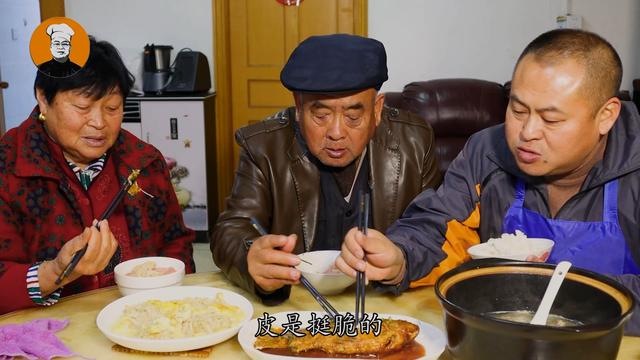 鲫鱼教你特色新做法，挑食的孩子都爱吃，外酥里嫩，营养解馋