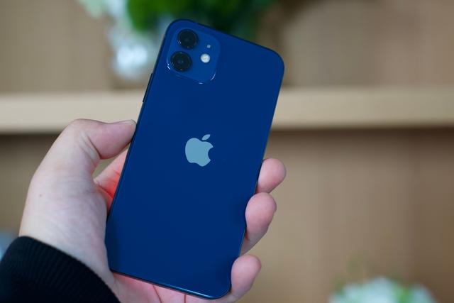 iPhone12续航成绩出炉，比11好，网友：幸福来得太突然