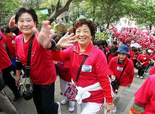 “三不”父母让儿女哑口无言：不带娃、不出力，不用你养老