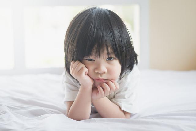 #超级宝妈#孩子有这3个表现，将来多半“没出息”，父母该早发现早应对
