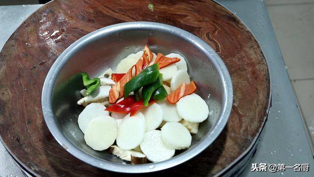 豆瓣酱|大厨教你麻辣香锅的家常做法，荤素搭配要啥有啥，香辣十足又营养