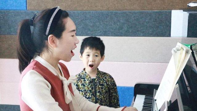你的育儿经▲给娃选择兴趣班，别盲目从众，先问问孩子喜欢什么，然后做好助攻