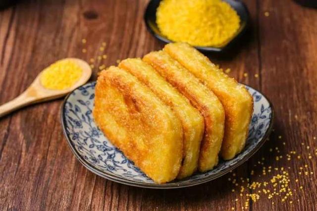 来自陕北的黄米年糕，吃出来的软糯儿，枣香浓郁！煎炸蒸皆可