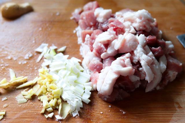 天冷就馋此肉包子，鲜香入味，做法也简单，全家人都喜欢吃