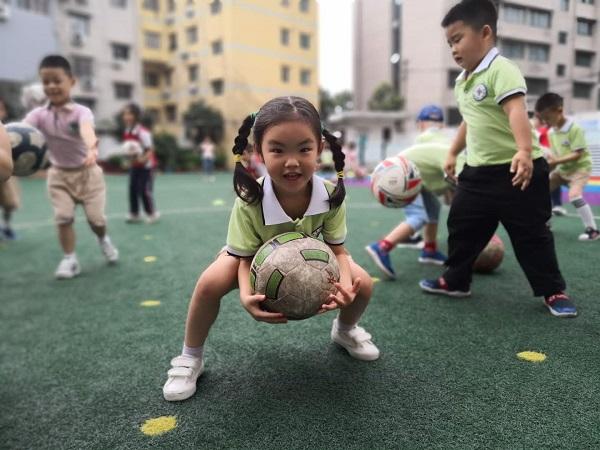 乖小孩|迎江区墨子巷幼儿园沿江分部:启蒙足球,播种未来