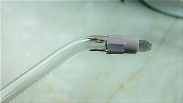 口腔清洁新工具，深度洁牙新体验——罗曼与丁香医生联名款冲牙器