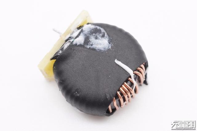 联想90W双C口氮化镓快充拆解，双口45W快充，内部设计爱了