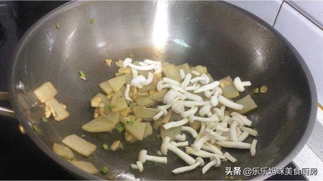 明日大雪，用6种食材做一锅特色面食，好吃又营养，冷天吃真舒服