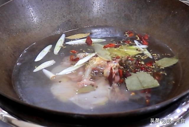 吃一口就能征服你的香麻鸡！唇舌跳动不停，秘诀全在料汁里