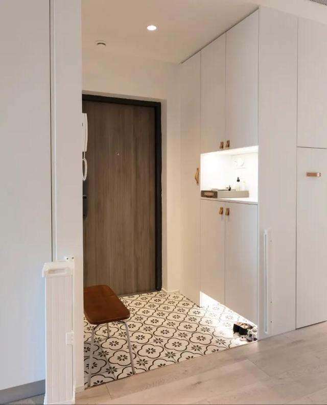 难怪“刷大白”又火了，学她家这样搭配，透着骨子里的高级感！