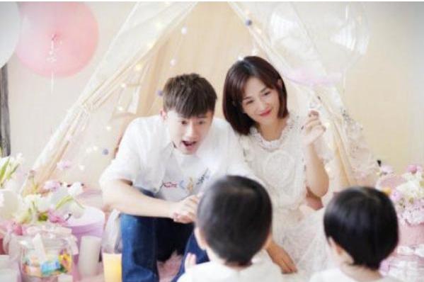 你的育儿经▲有种“独立”叫张杰女儿，仅19个月就自己剥鸡蛋，网友：真乖巧