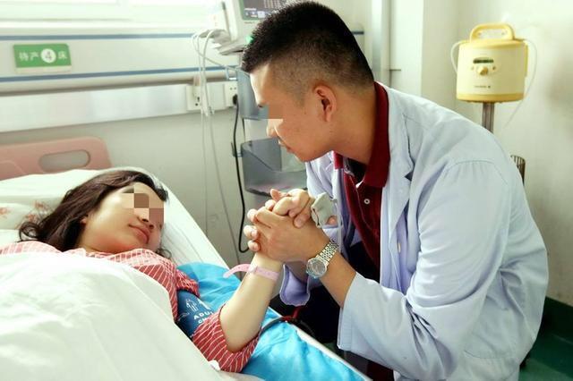 『你的育儿经』老婆在产房生产，老公在外面焦急等待时，老公需要避免做的几件事