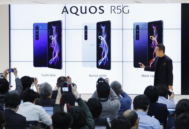 环球网■夏普公司推出全新Aquos R5G智能手机