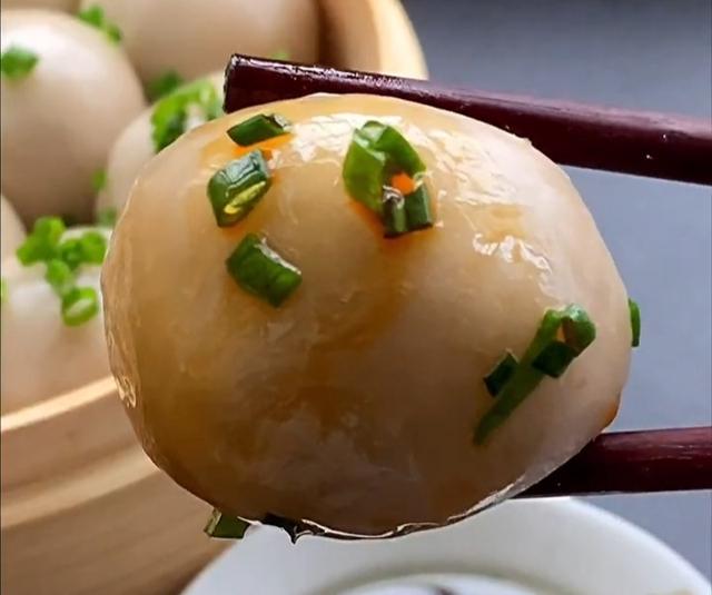 天冷吃芋头，就爱这个做法，又香又糯，Q弹爽滑，全家都喜欢