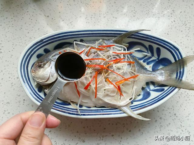 天冷了孩子迷上吃鱼，不腌渍不红烧，上锅蒸一蒸，美味健康不上火