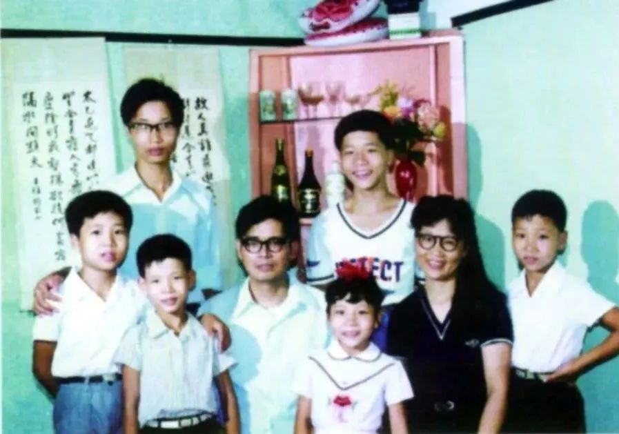 暖先生格调▲“穷爸爸”养出5个博士1个硕士，这样的“人才魔术师”是怎么教育孩子的？