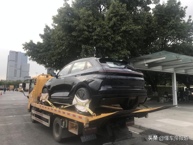 新车 | 尾灯神似保时捷Macan，威马神秘车型现身广州