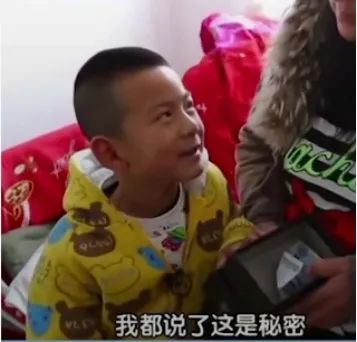 「文字上的青年」17个月宝宝闹脾气刷爆朋友圈，二胎妈妈警告：没事千万别生孩子！！！