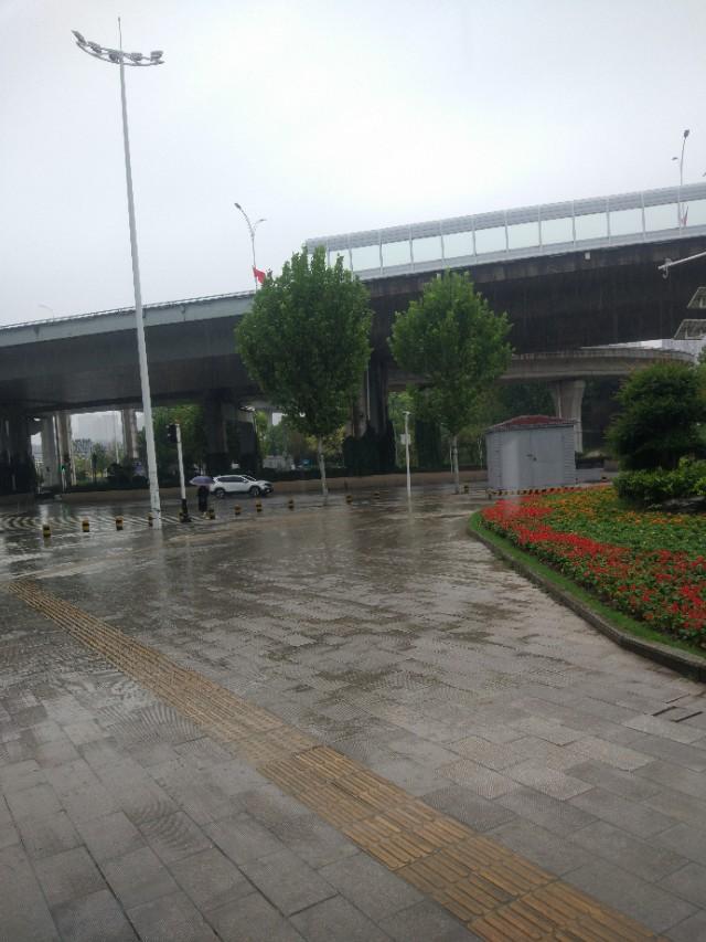 江城十月看雨有忆