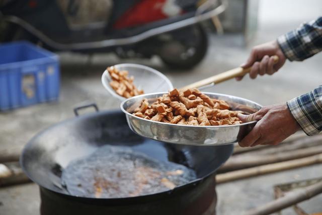 传统|留莞过年·风味｜蛋散：鲜脆爽口，满口年味
