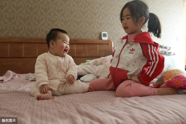 「超级宝妈」家里没钱就没权利生二胎了吗？父母和孩子之间要注意的可不是这个