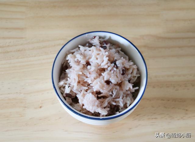 米饭|红豆和大米这样蒸饭，口感软糯，美味好吃还低糖，多吃也不胖