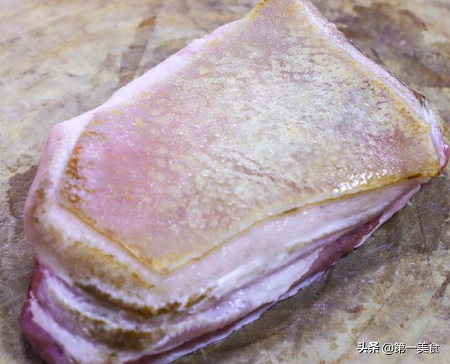 四川老厨师的秘方！经典好吃的蒜泥白肉，这个方法最省事