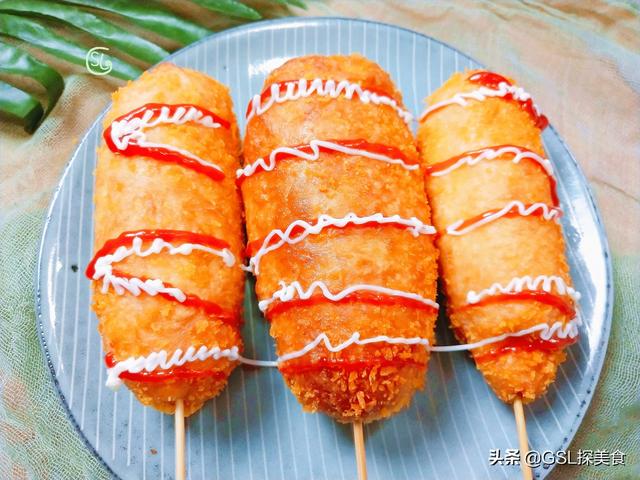 热狗我家从不买，这样做最简单最靠谱，外皮酥脆又拉丝，好吃