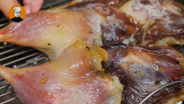 自制烟熏腊鸭腿，传统配方简单易学，在家就能做，咸香美味