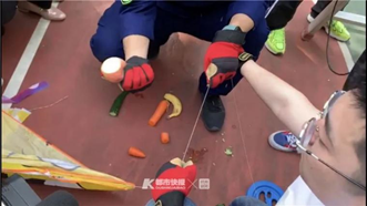 暖先生格调▲这个网红玩具暗藏隐患，最近却有很多人在小区公园里玩！
