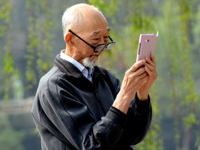 还在抱怨手机运行卡？微信这一功能关闭，立马省出10个G