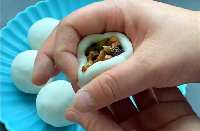 天冷吃芋头，就爱这个做法，又香又糯，Q弹爽滑，全家都喜欢