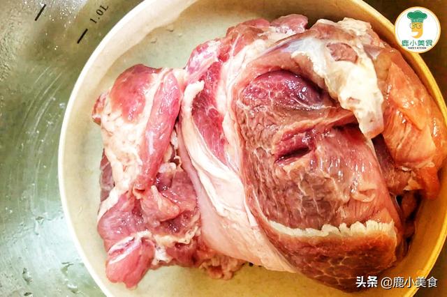 “羊肉+胡萝卜”拌饺子馅绝配！醇香鲜美多汁，还能食补养生