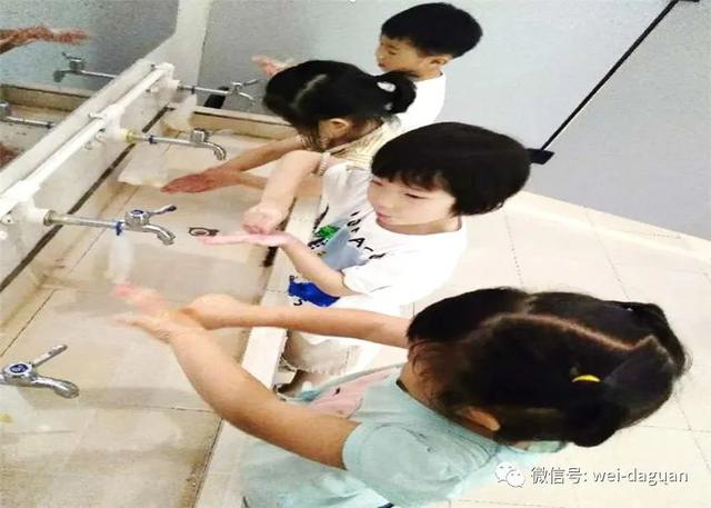 温暖的襁褓|教育｜幼儿时光，幸福园里真情相守