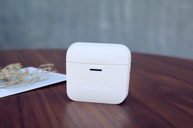 把操作做到小学生都能上手即用，德国版AirPods半个月体验