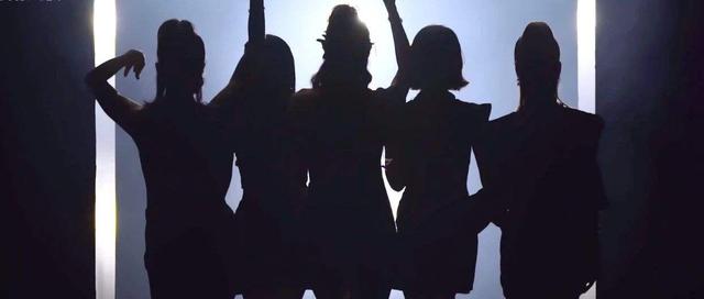 记忆拼图|在“乘风破浪”舞台上，看到了女性的相互欣赏和团结向上的力量