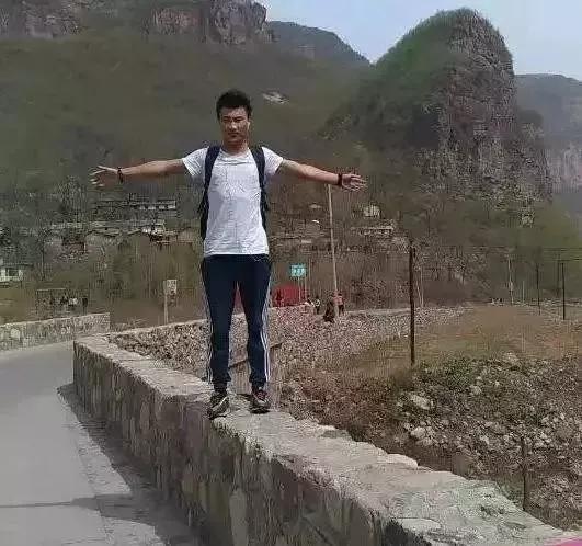 夢醒時分|21岁大学生在父亲的怀里停止了呼吸，原因值得所有家长警醒！