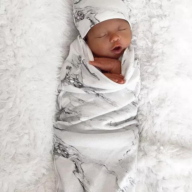 超级宝妈▲8个月的孕肚仍有8块腹肌，最瘦辣妈被网友指责：只顾自己不顾娃