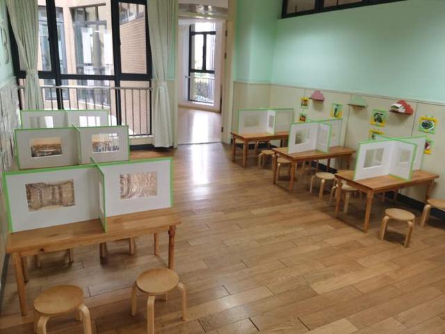 超级宝妈|透明隔离板用餐 错向而睡，幼儿园开学在即 为幼儿筑起一道坚固的“防护墙”