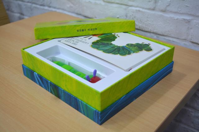 上手体验小彼恩好饿的毛毛虫点读笔WIFI版，资源丰富点读简单