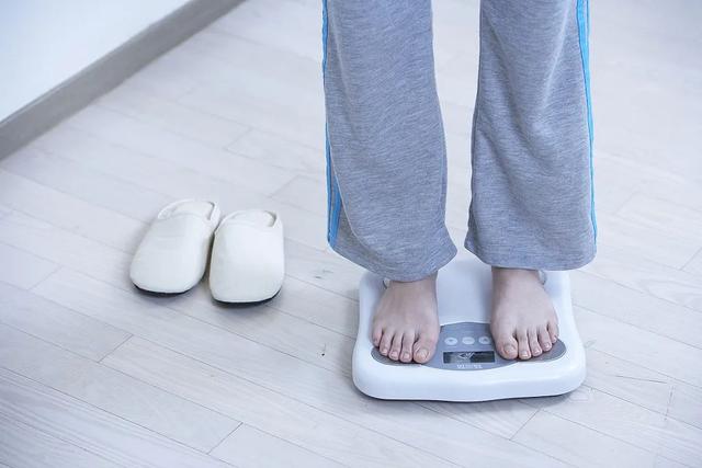 屁股|屁股上“两团黑”是病吗？还能变白吗？终于知道答案了…